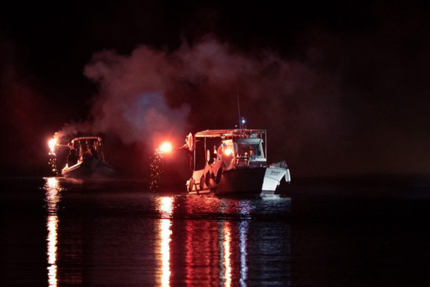 Το Κάψιμο του Ιούδα στο λιμάνι της Ερμιόνης - Δείτε φωτογραφίες από το πασχαλινό έθιμο