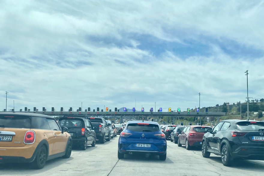 Πάσχα: Ξεκίνησε η επιστροφή των εκδρομέων – Δείτε live την κίνηση