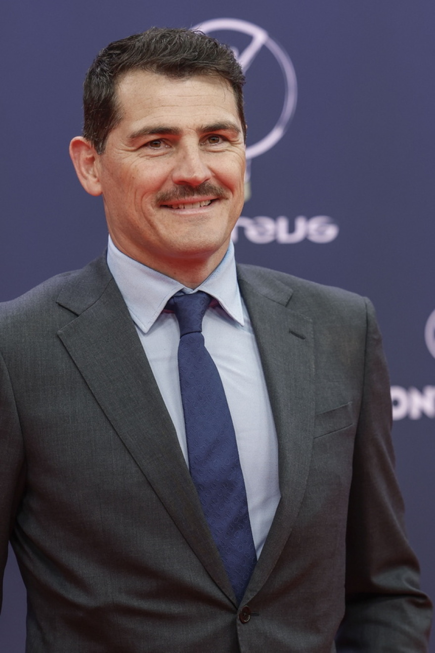 Ελεύθερος, ωραίος και με πλέον με μουστάκι ο Ίκερ Κασίγιας - Το νέο λουκ του παλαίμαχου τερματοφύλακα