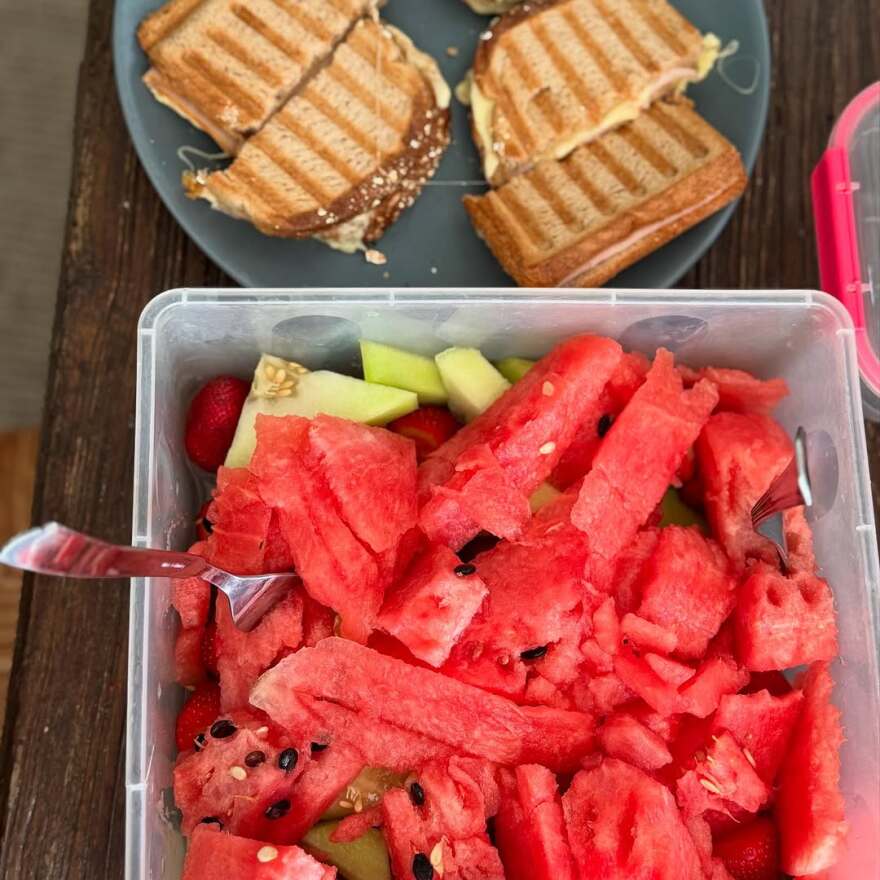 Ντορέττα Παπαδημητρίου - Γιώργος Γεροντιδάκης: Οι φωτογραφίες από τις κοινές διακοπές τους στην Αίγινα