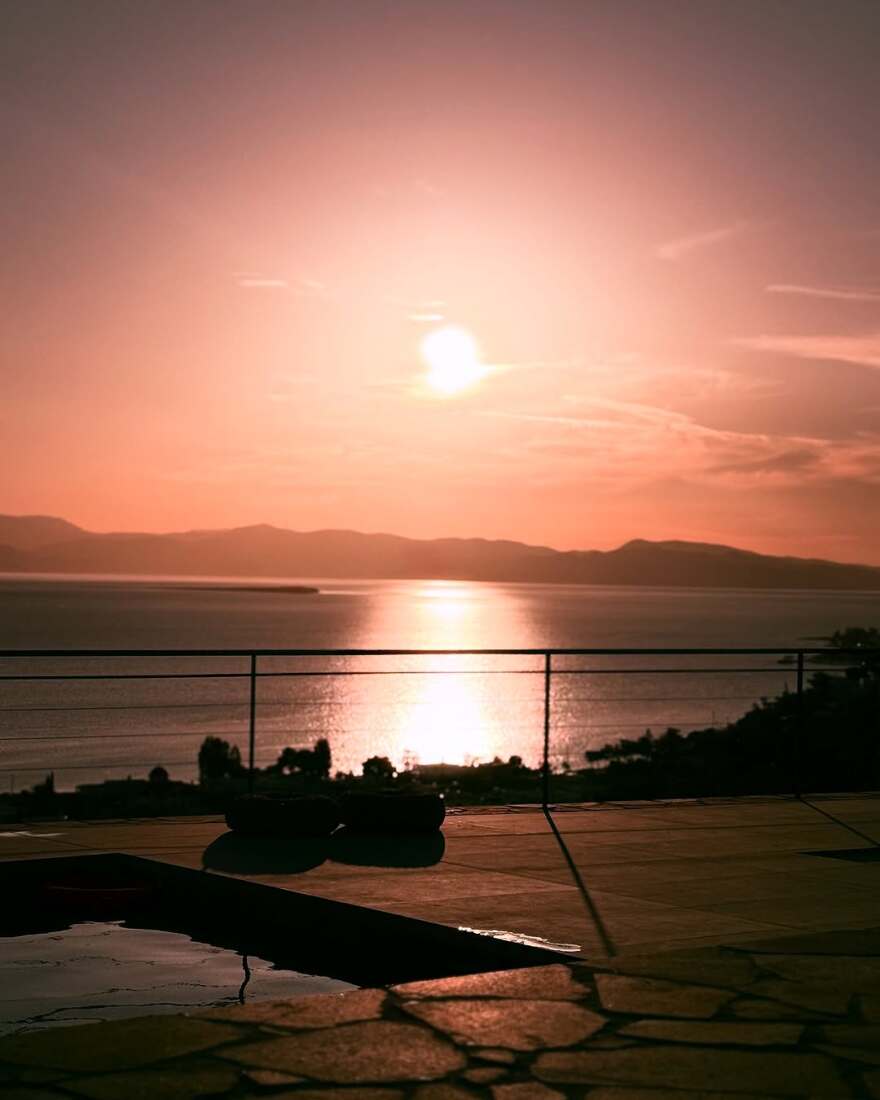 Ντορέττα Παπαδημητρίου - Γιώργος Γεροντιδάκης: Οι φωτογραφίες από τις κοινές διακοπές τους στην Αίγινα