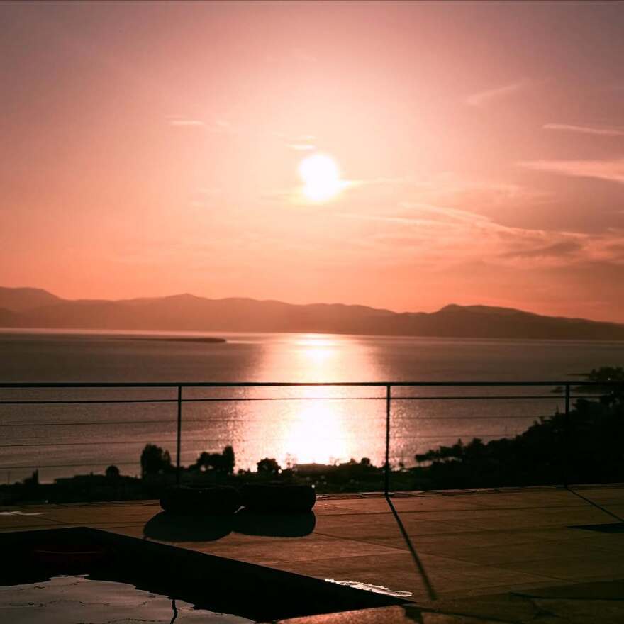 Ντορέττα Παπαδημητρίου - Γιώργος Γεροντιδάκης: Οι φωτογραφίες από τις κοινές διακοπές τους στην Αίγινα