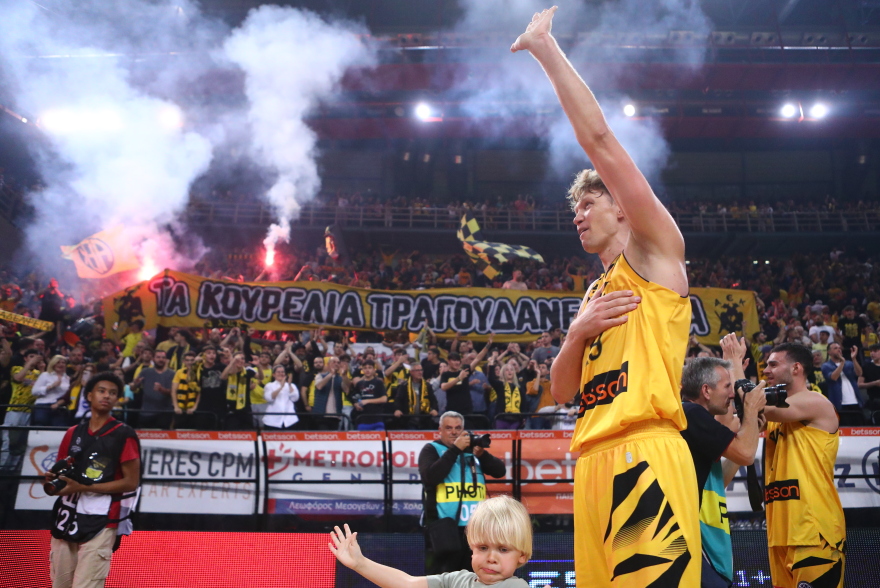 Σάκοτα: «Προκριθήκαμε μαζί με τον κόσμο μας, θα πρέπει να είμαστε λίγο καλύτεροι με τη Μάλαγα» - Βίντεο