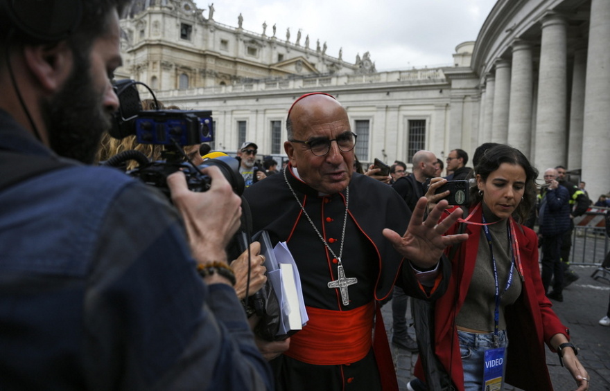 Βατικανό: Φυλακισμένοι, φτωχοί, τρανσέξουαλ θα αφήσουν λουλούδια στον τάφο του πάπα Φραγκίσκου