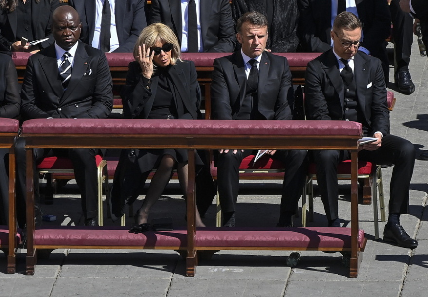 ΒΑΤΙΚΑΝΟ LIVE Στη Σάντα Μαρία Ματζόρε ο Πάπας Φραγκίσκος- Κηδεύεται ιδιωτικά 30 macron12