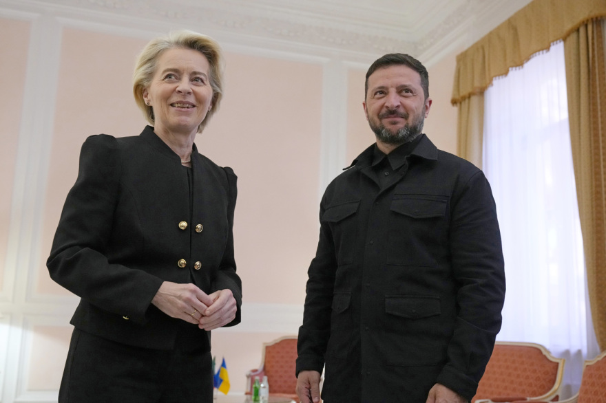 Διπλωματικός πυρετός για την Ουκρανία: Η Ούρσουλα φον ντερ Λάιεν είδε τον Ζελένσκι, συμφώνησε για συνάντηση και με τον Τραμπ