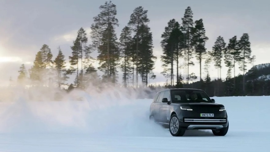250425131420_range-rover-electri