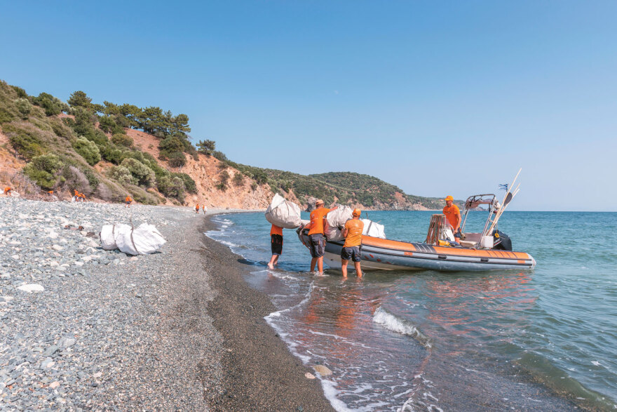 Project Typhoon: Έξι χρόνια καθαρίζουν όλες τις ακτές της Ελλάδoς
