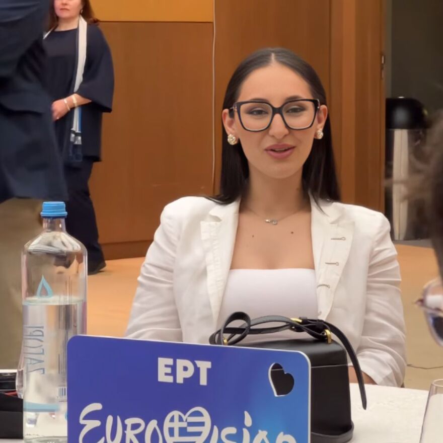 Eurovision 2025: Η Κλαυδία θα εμφανιστεί μόνη της στη σκηνή - To φόρεμα και τα σκουλαρίκια της γιαγιάς της