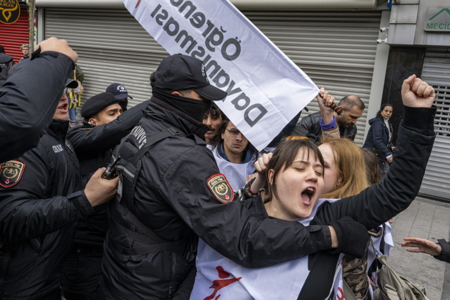 Κωνσταντινούπολη: Πάνω από 52.000 αστυνομικοί βγήκαν στους δρόμους για την Πρωτομαγιά - Εκατοντάδες συλλήψεις
