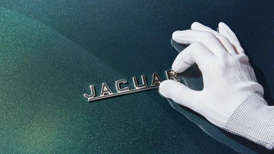 Η Jaguar δεν ξεχνά την E-Type