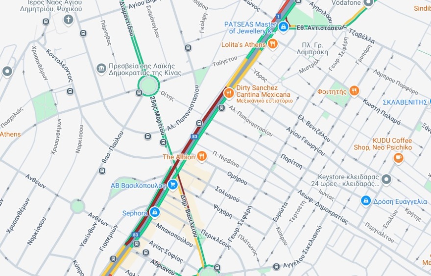 ΙΧ συγκρούστηκε με μηχανή στην Κηφισίας - Καθυστερήσεις στο Ψυχικό στο ρεύμα προς Αθήνα 