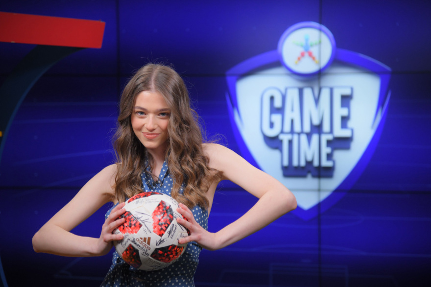 Η Γεωργία Μεσαρίτη στο ΟΠΑΠ Game Time: Ο Μουζακίτης, ο ρόλος κομπάρσου με τον Μπράντ Πιτ και η Έμα Στόουν