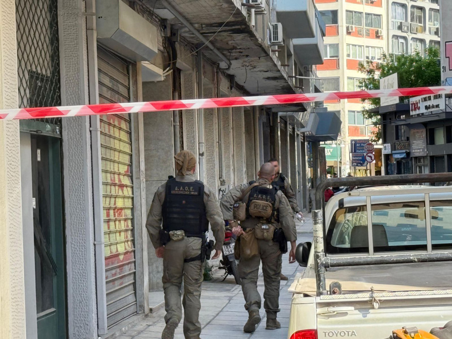 Εκρηκτικά και πυροκροτητές στο διαμέρισμα που έμενε η 39χρονη που σκοτώθηκε στην έκρηξη στη Θεσσαλονίκη
