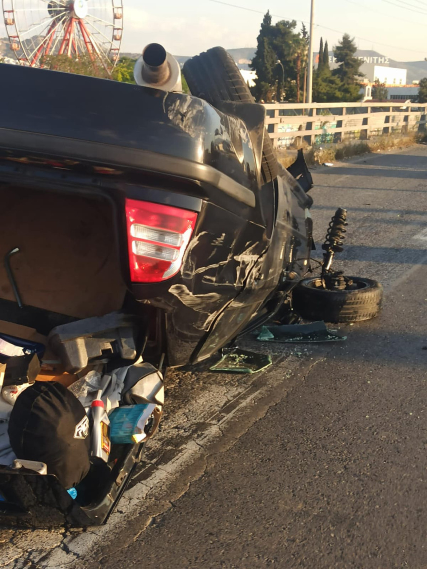 Τροχαίο στον Κηφισό: Αναποδογύρισε ΙΧ, τραυματίστηκε ελαφρά ο οδηγός
