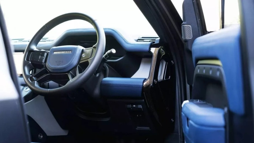 Ένα Land Rover Defender με εντυπωσιακή εμφάνιση