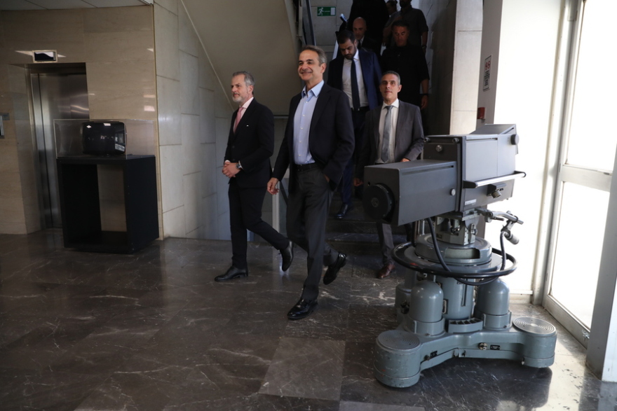 Visiting Mitsotakis in Radio: Step by step we build ERT which Greek citizens want