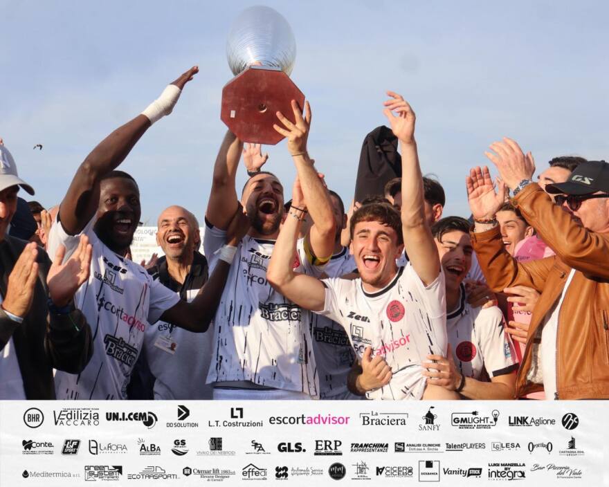 Αθλέτικ Παλέρμο: Κέρδισε την άνοδο και όλη η ομάδα πήρε δώρο ισόβια συνδρομή στον χορηγό που είναι ιστοσελίδα συνοδών πολυτελείας!