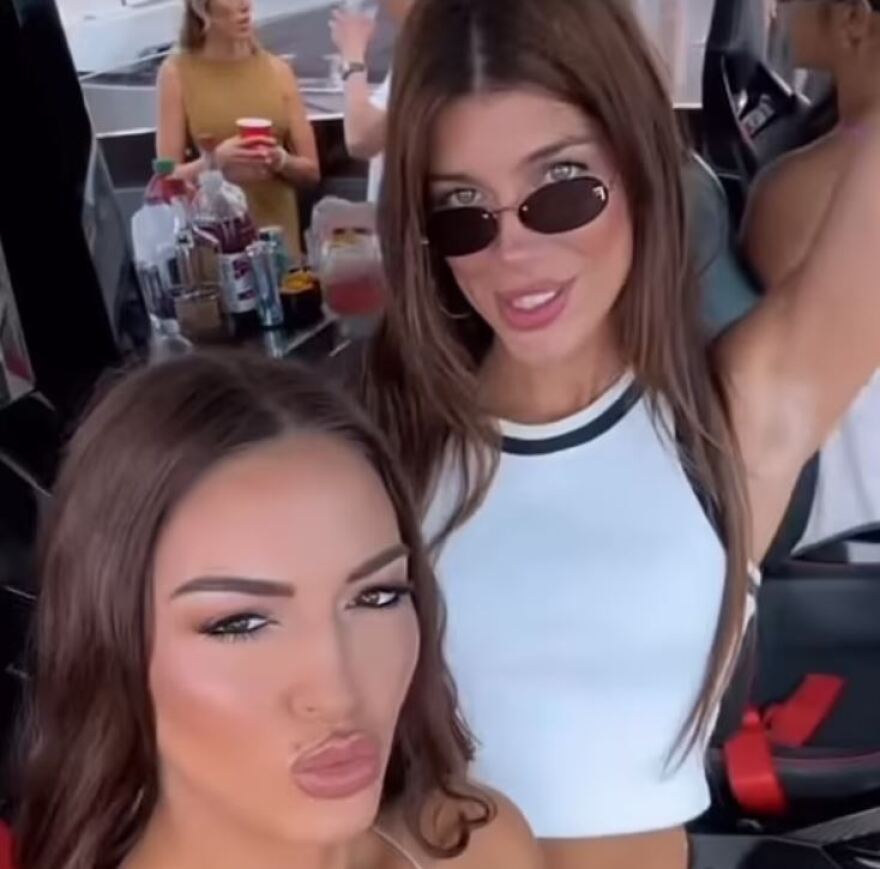 Σκάφος $4,5 εκατ. της Lamborghini βυθίστηκε στο Μαϊάμι, ενώ μετέφερε 30 influencers με μπικίνι - Δείτε βίντεο