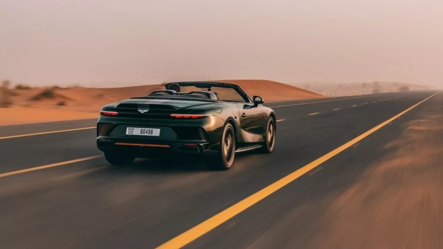 H νέα Bentley Batur και σε ανοιχτή έκδοση