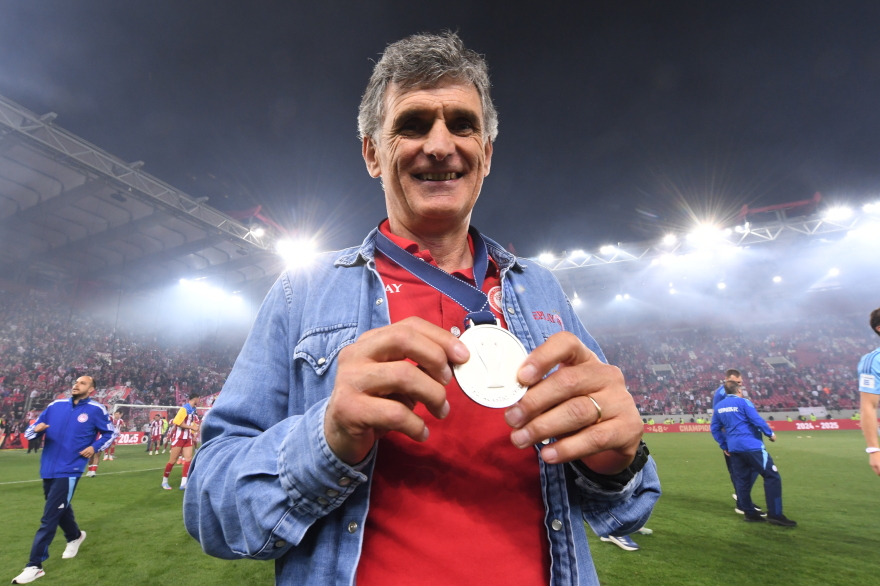 Χοσέ Λουίς Μεντιλίμπαρ: Ο «αντιστάρ» του Ολυμπιακού είναι ο μεγάλος του πρωταγωνιστής - Ο ταπεινός Βάσκος που βρήκε την «Ιθάκη» του στον Πειραιά