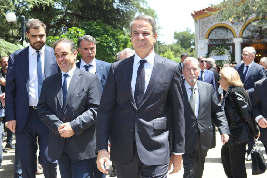 Πέτρος Μολυβιάτης: Με την ελληνική σημαία η σορός για την κηδεία
