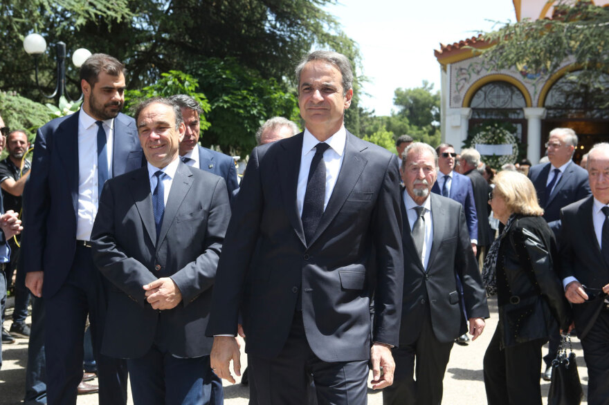 Πέτρος Μολυβιάτης: Με την ελληνική σημαία η σορός για την κηδεία