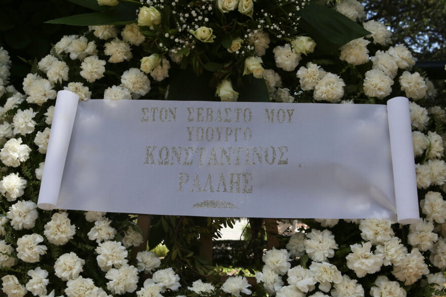 Πέτρος Μολυβιάτης: Με την ελληνική σημαία η σορός για την κηδεία