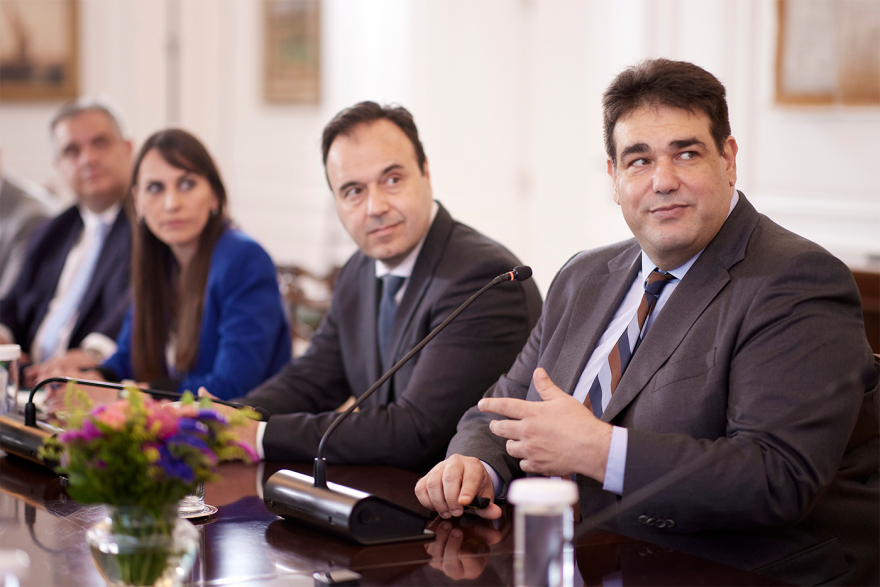 Mitsotakis for public evaluation: Questionnaire to citizens every spring and autumn