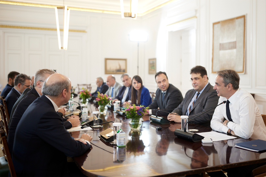 Mitsotakis for public evaluation: Questionnaire to citizens every spring and autumn