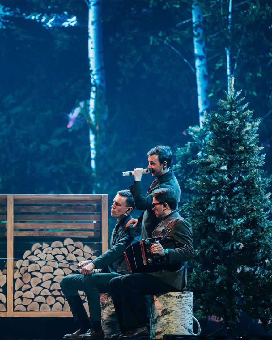 Eurovision 2025: Οι εκπρόσωποι της Σουηδίας έχουν γίνει το απόλυτο φαβορί τραγουδώντας για τη... φινλανδική σάουνα