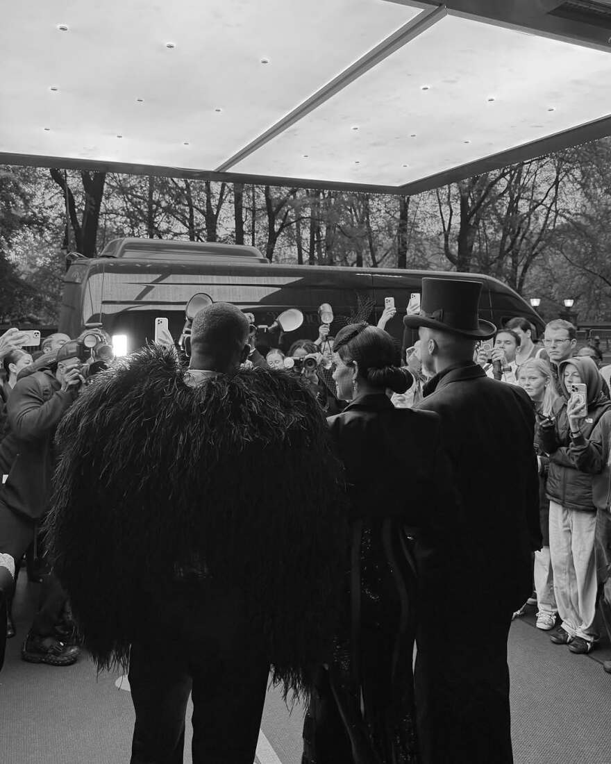 H Χάλι Μπέρι χαρακτήρισε ως «ποίημα» το τολμηρό φόρεμα που έβαλε στο Met Gala 2025