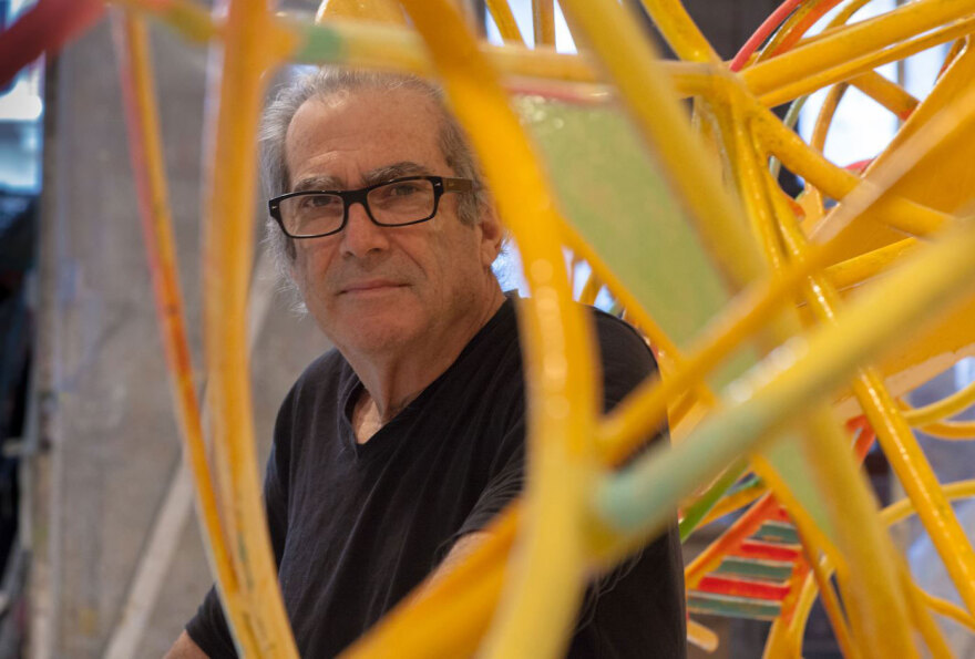 Στη Sianti Gallery η πρώτη ατομική έκθεση ζωγραφικής στην Αθήνα του Αμερικανού αφηρημένου γλύπτη και ζωγράφου Peter Reginato