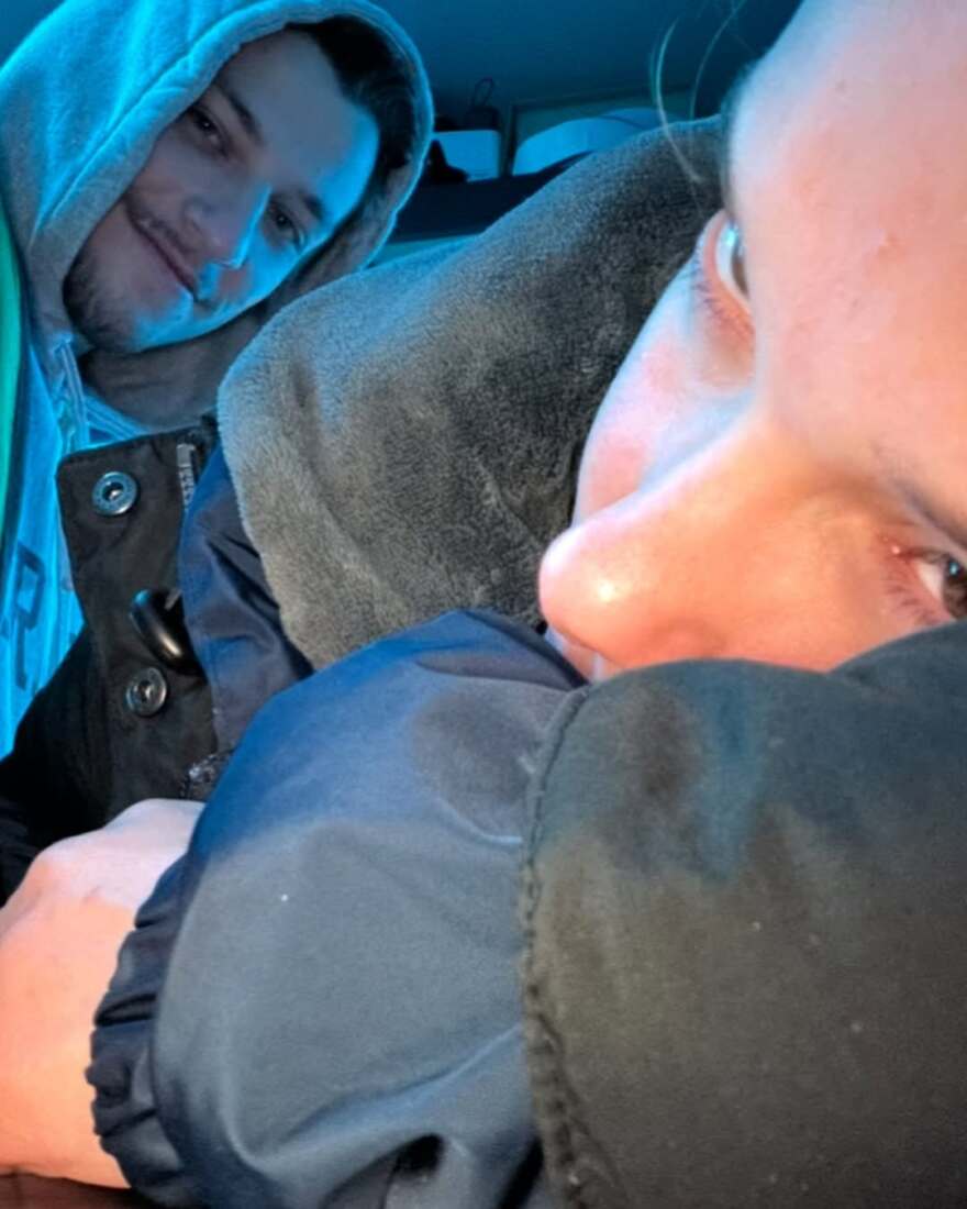 Ο Τζέικ Μπον Τζόβι έκλεισε τα 23 - Δεν υπάρχει κανείς σαν εσένα, του έγραψε η Μίλι Μπόμπι Μπράουν