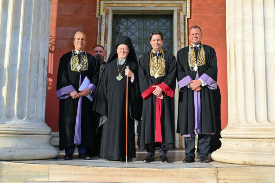 Ο Αρχιεπίσκοπος Αυστραλίας Μακάριος αναγορεύτηκε σε Επίτιμο Διδάκτορα του ΕΚΠΑ
