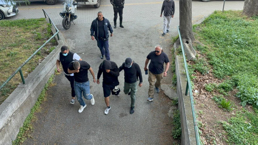 Θεσσαλονίκη: Στον εισαγγελέα οι 28 συλληφθέντες της ακροδεξιάς οργάνωσης Θεσσαλονίκη: Στον εισαγγελέα οι 28 συλληφθέντες της ακροδεξιάς οργάνωσης - Δείτε βίντεο