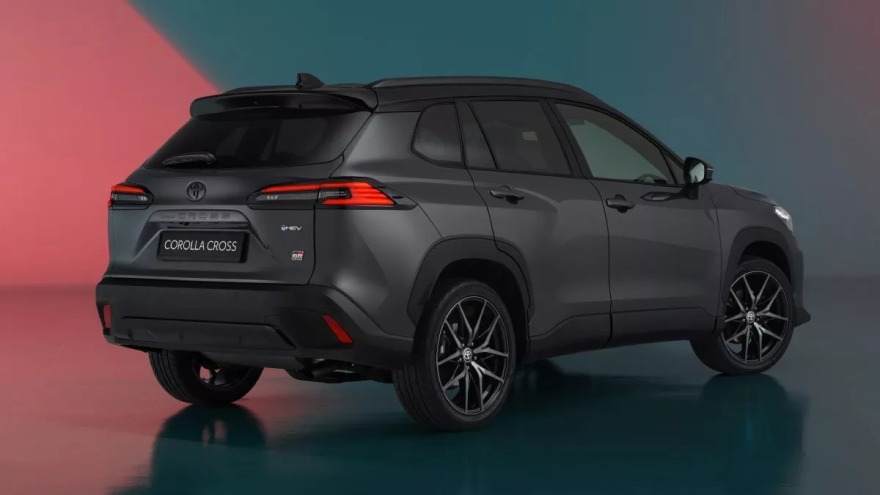 Η Toyota Corolla Cross φρεσκάρεται