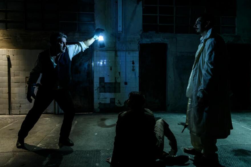 Βασίλης Μπισμπίκης: Επιστρέφει στο θέατρο ως σύγχρονος ήρωας του Σαίξπηρ