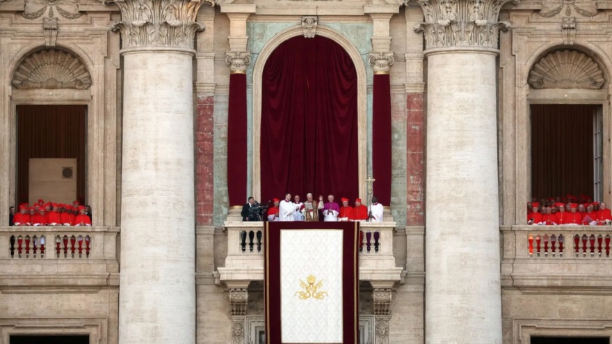 Το εξώφυλλο του TΙΜΕ για τον νέο ποντίφικα: Ένας Αμερικανός Πάπας, Λέων ο 14ος 