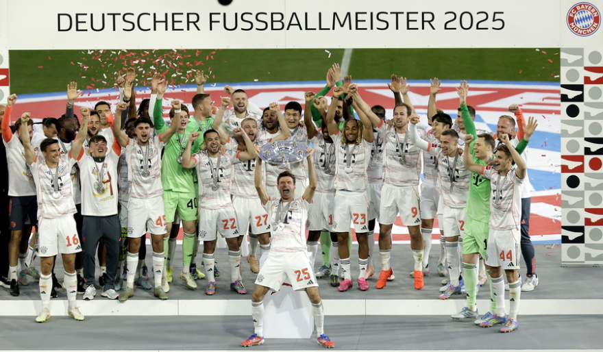 Επιτέλους σήκωσε τη... σαλατιέρα ο Κέιν - Η απονομή του 34ου πρωταθλήματος στη Μπάγερν Μονάχου στο αντίο του Μίλερ - Βίντεο 