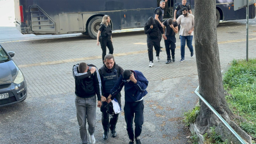Θεσσαλονίκη: Ξεκινούν οι απολογίες της ακροδεξιάς οργάνωσης Defend Salonica – Στον ανακριτή οι 13 ανήλικοι