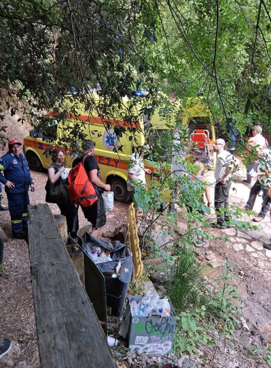 Τραγωδία στη Νέδα: Νεκρός ο 4χρονος που είχε πέσει σε χαράδρα με τον πατέρα του - Δείτε βίντεο
