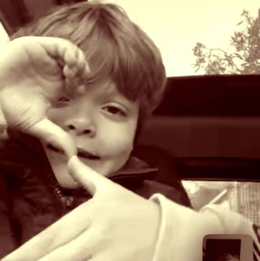 Μικαέλα Φωτιάδη: Η ανάρτηση για τον γιο της και την περιπέτεια της υγείας της - «Δεν τον έχω δει εδώ και καιρό λόγω της ασθένειάς μου»
