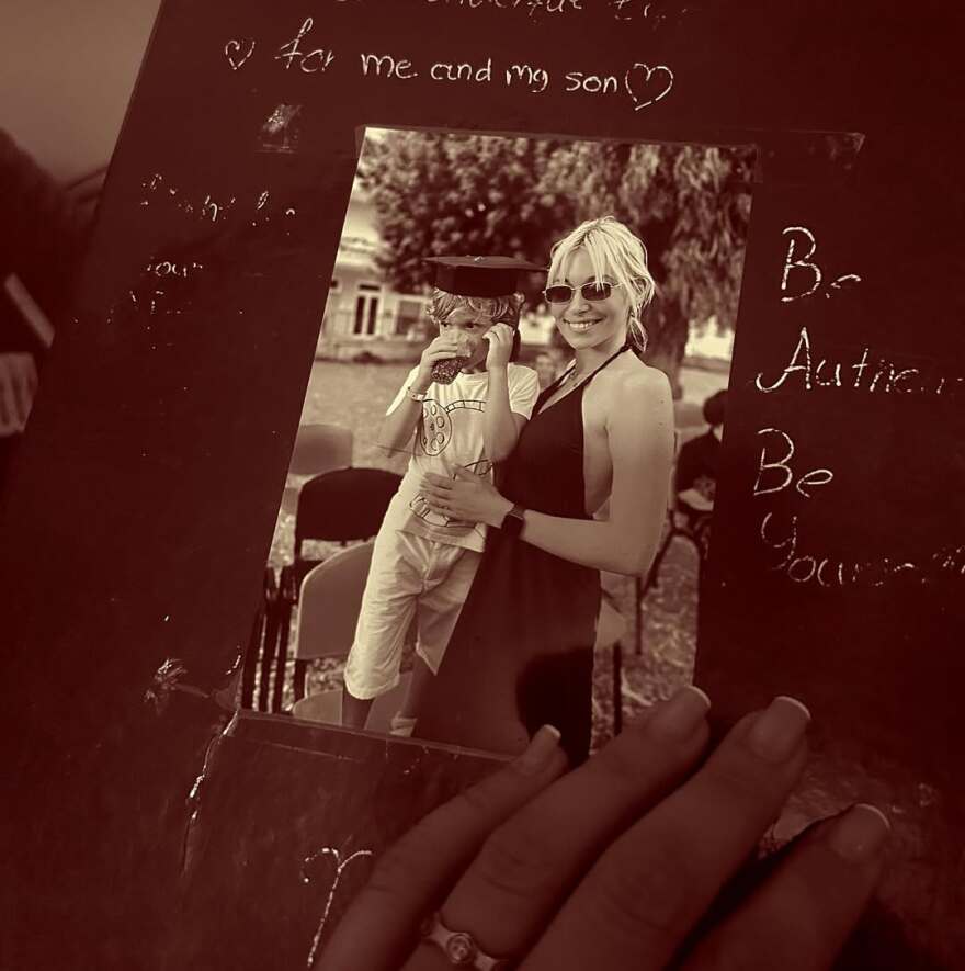 Μικαέλα Φωτιάδη: Η ανάρτηση για τον γιο της και την περιπέτεια της υγείας της - «Δεν τον έχω δει εδώ και καιρό λόγω της ασθένειάς μου»
