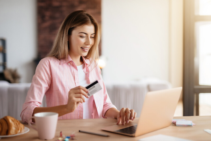 Ο έξυπνος συνδυασμός για το πορτοφόλι σας: Κινητή τηλεφωνία και Ενέργεια σε μία προσφορά!