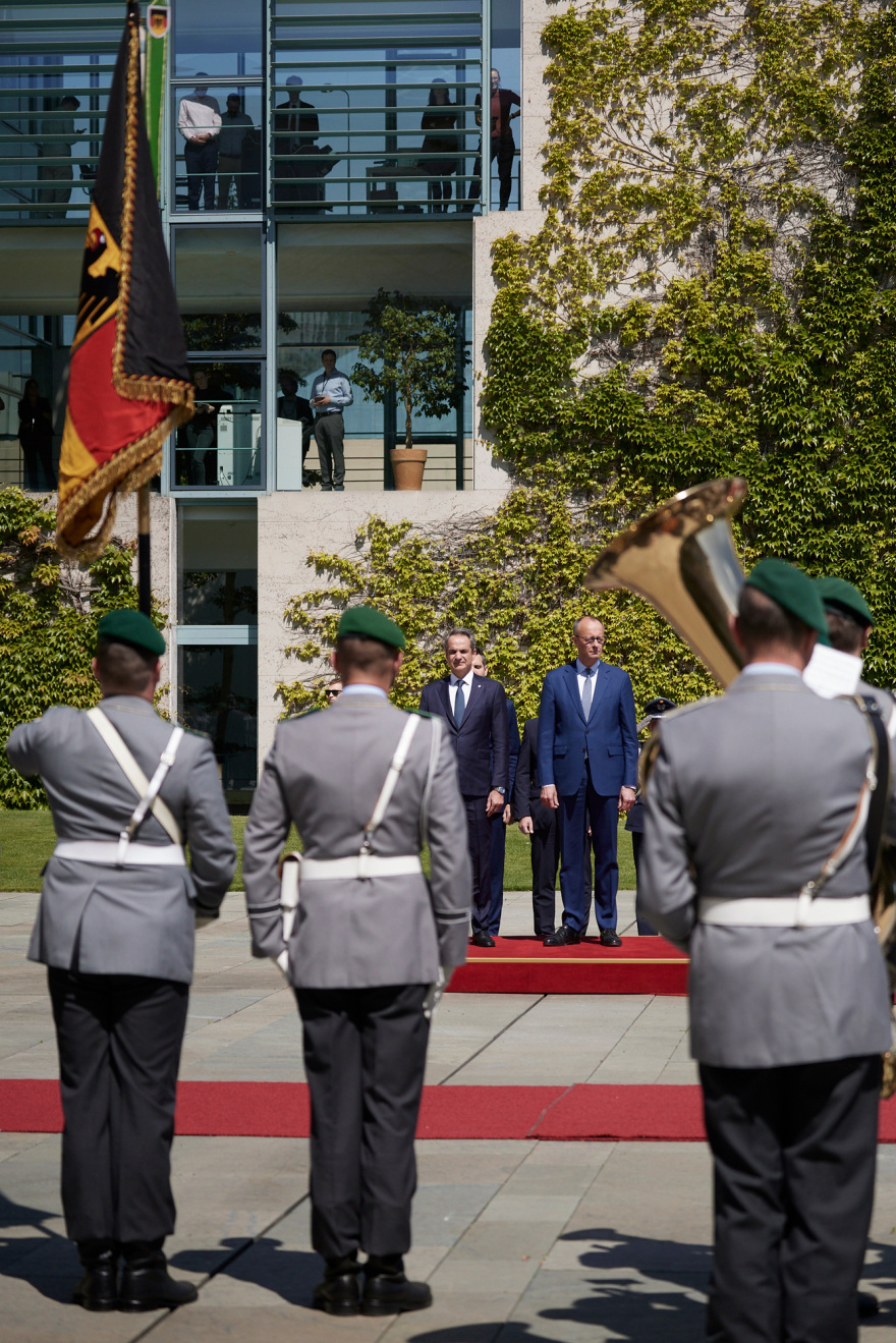 Στο Βερολίνο ο Μητσοτάκης – Σε εξέλιξη η συνάντηση με τον Φρίντριχ Μερτς