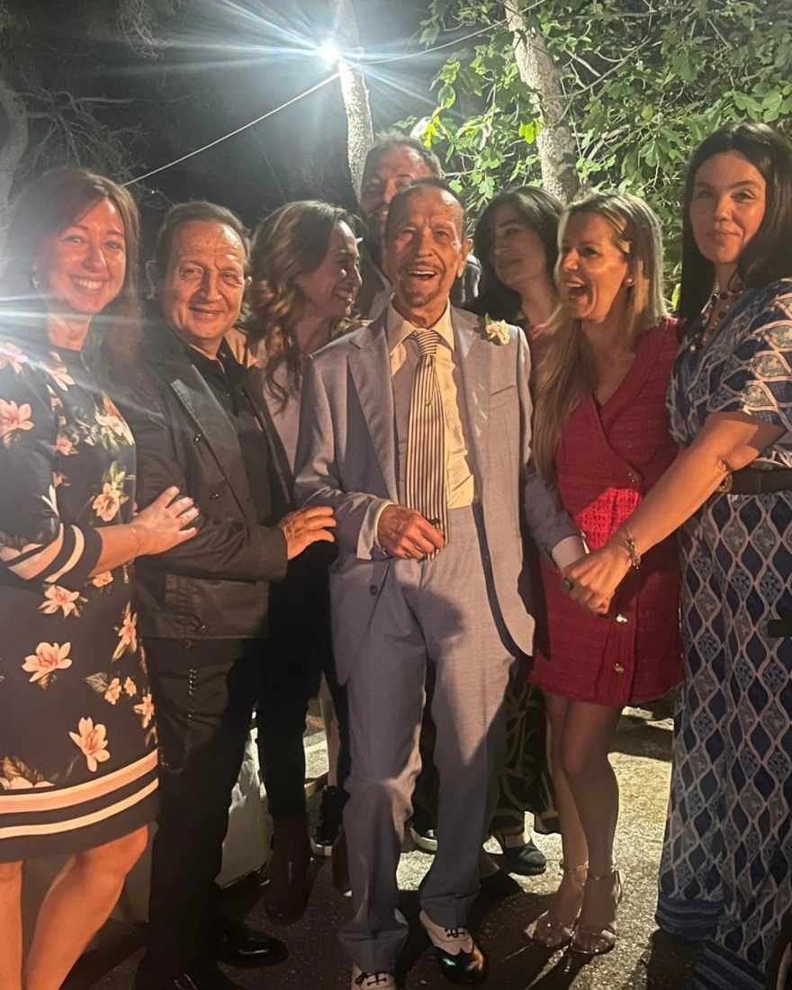 Ο Φώτης Μεταξόπουλος έκλεισε τα 90 - Δείτε φωτογραφίες από τα γενέθλιά του