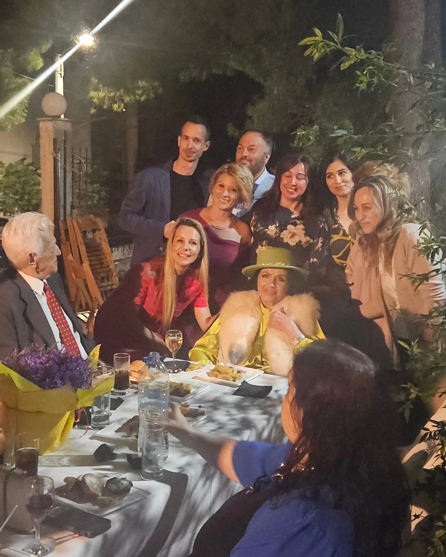 Ο Φώτης Μεταξόπουλος έκλεισε τα 90 - Δείτε φωτογραφίες από τα γενέθλιά του