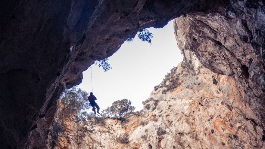«Ο Βόθωνας του Γάλλου», το βαθύτερο σπήλαιο των Κυκλάδων, ανακαλύφθηκε πριν από λίγους μήνες - Δείτε φωτογραφίες