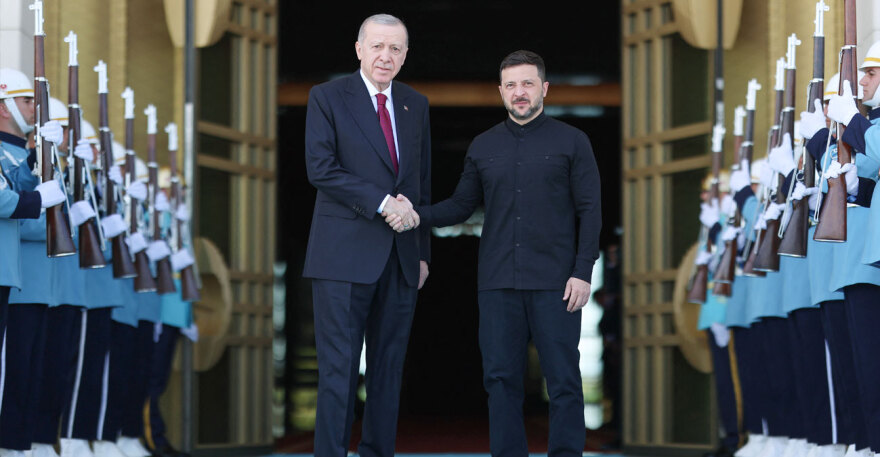 Το μεγάλο παζάρι για την Ουκρανία: Όλοι τρέχουν για τα $500 δισ. της ανοικοδόμησης... και ο Τραμπ για τις σπάνιες γαίες - Ποια «deal» έχουν ήδη κλείσει